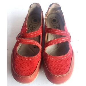 EARTH ORIGINS WOMENS 9M LEATHER‎ Red SANDALS SHOES closed toe buckle